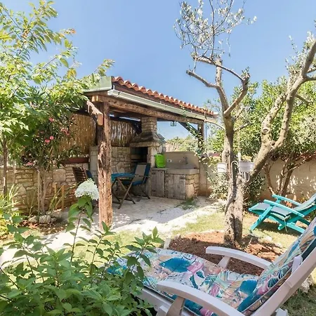 Villa Marizella Premantura Exterior photo